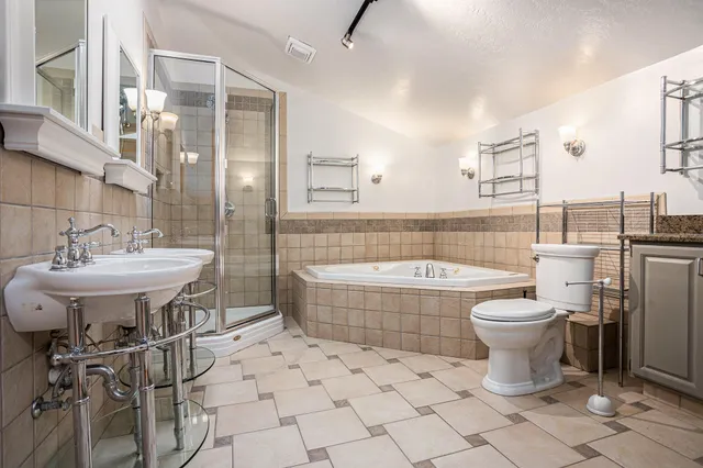 $2,295 | 137 North Park Street, Kalamazoo, MI 49007