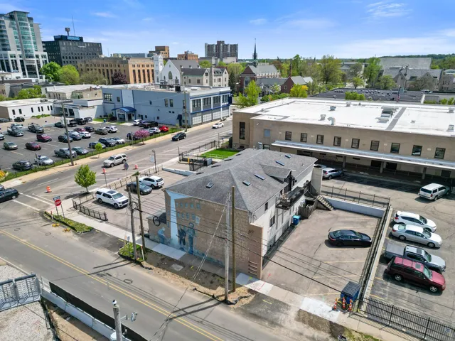 $2,295 | 137 North Park Street, Kalamazoo, MI 49007