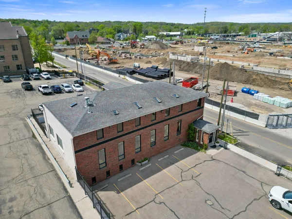 $2,295 | 137 North Park Street, Kalamazoo, MI 49007