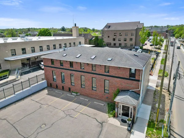 $2,295 | 137 North Park Street, Kalamazoo, MI 49007