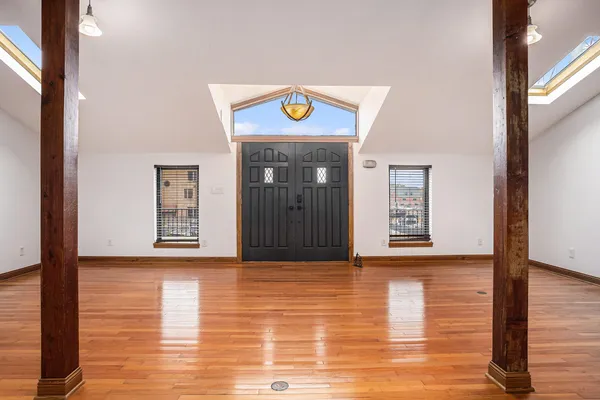 $2,295 | 137 North Park Street, Kalamazoo, MI 49007