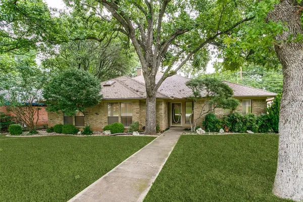 $495,000 | 2818 North Creekwood Drive, Grapevine, TX 76051