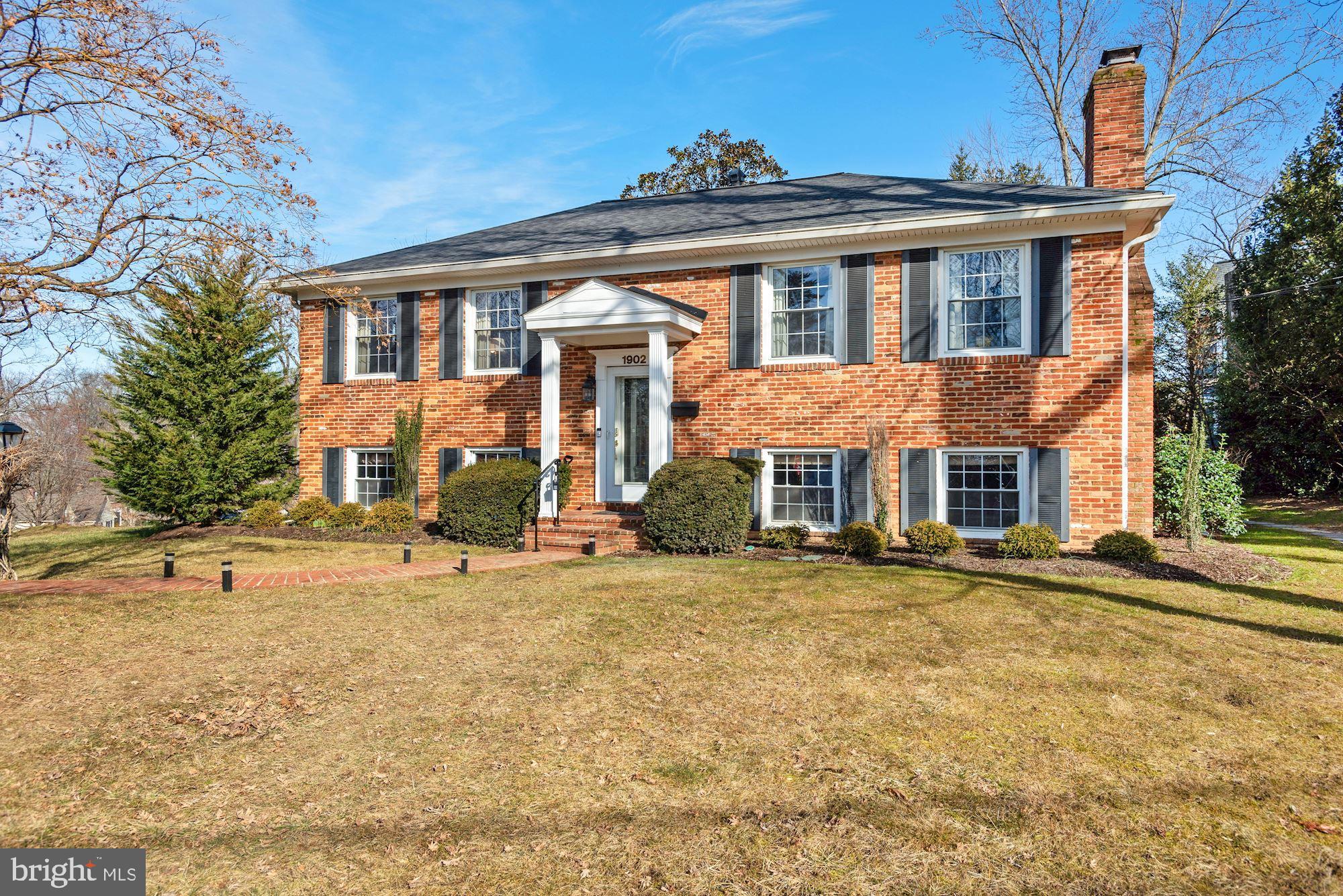 1902 Foxhall Road McLean, VA 22101 - Photo 2 of 33