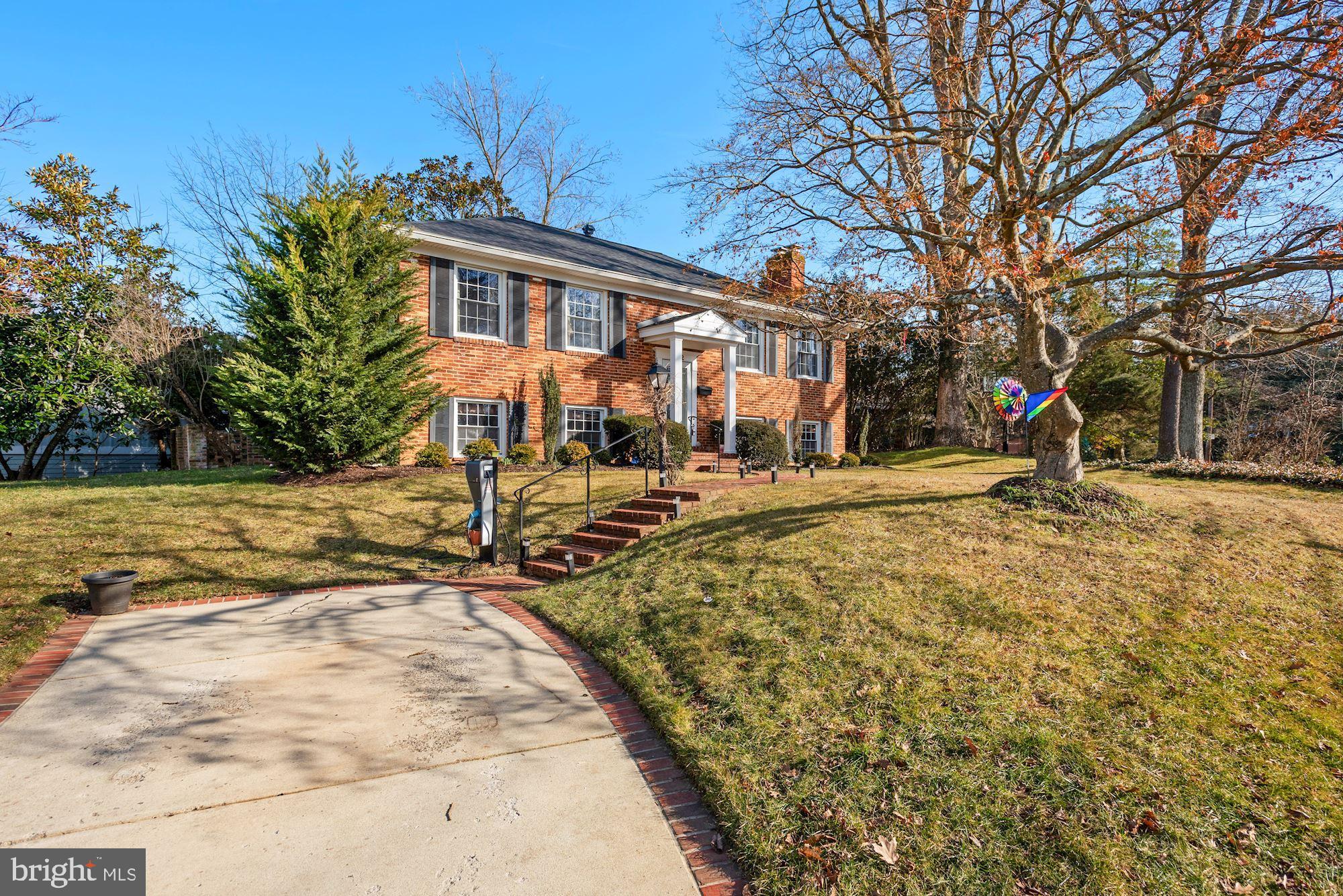 1902 Foxhall Road McLean, VA 22101 - Photo 4 of 33