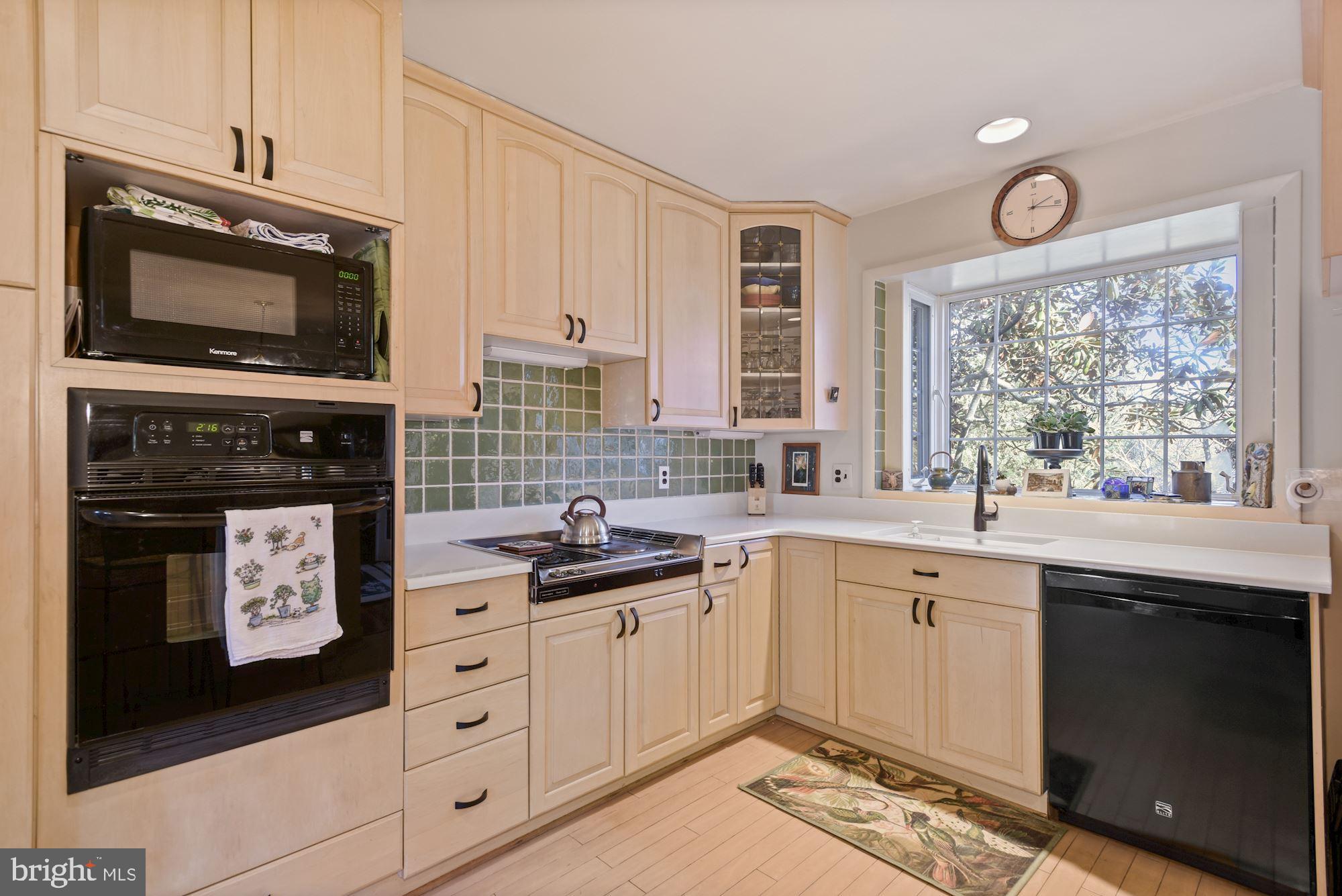 1902 Foxhall Road McLean, VA 22101 - Photo 7 of 33