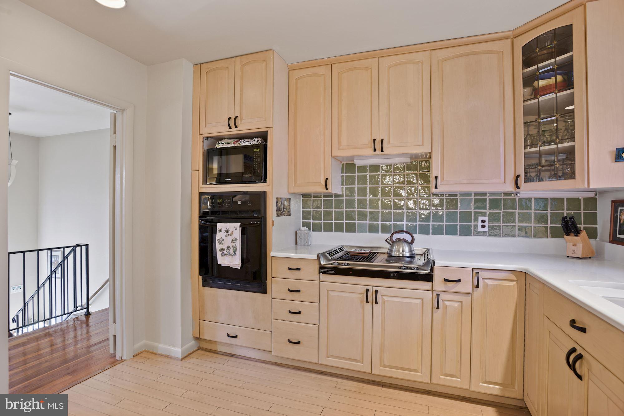 1902 Foxhall Road McLean, VA 22101 - Photo 8 of 33