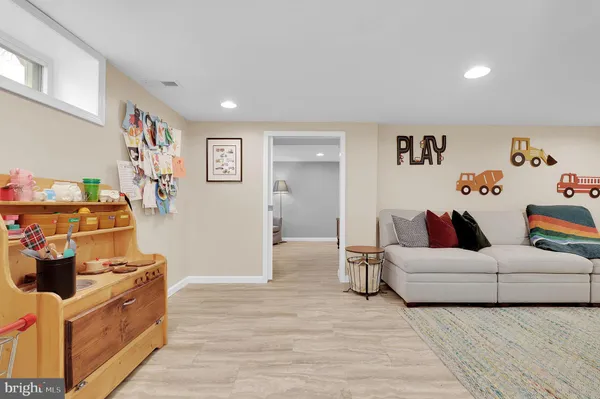 $595,000 | 9222 Gross Avenue, Laurel, MD 20723