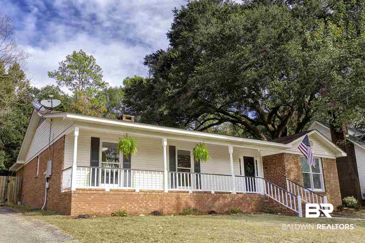 4916 Meredith Court Mobile, AL 36618 - Photo 4 of 32 Covered Front Porch