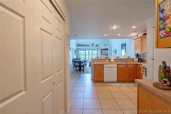 $330,000 | 255 Plaza Beach Drive, Unit 4E, Camdenton, MO 65020