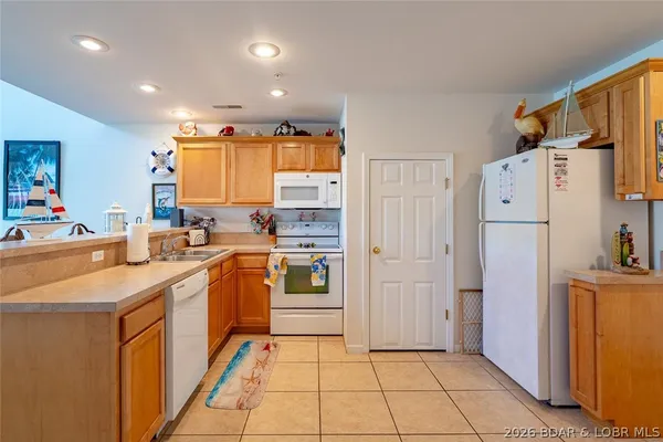 $330,000 | 255 Plaza Beach Drive, Unit 4E, Camdenton, MO 65020