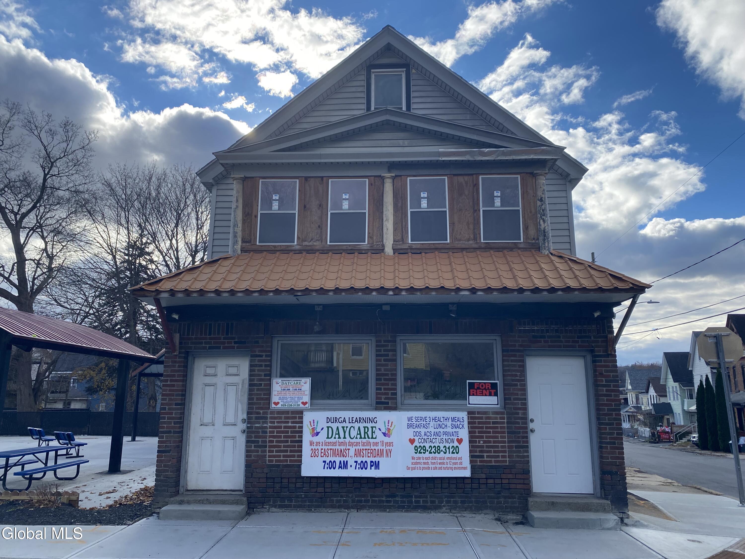 283 Main Street Amsterdam, NY 12010 - Photo 1 of 35 IMG_3878