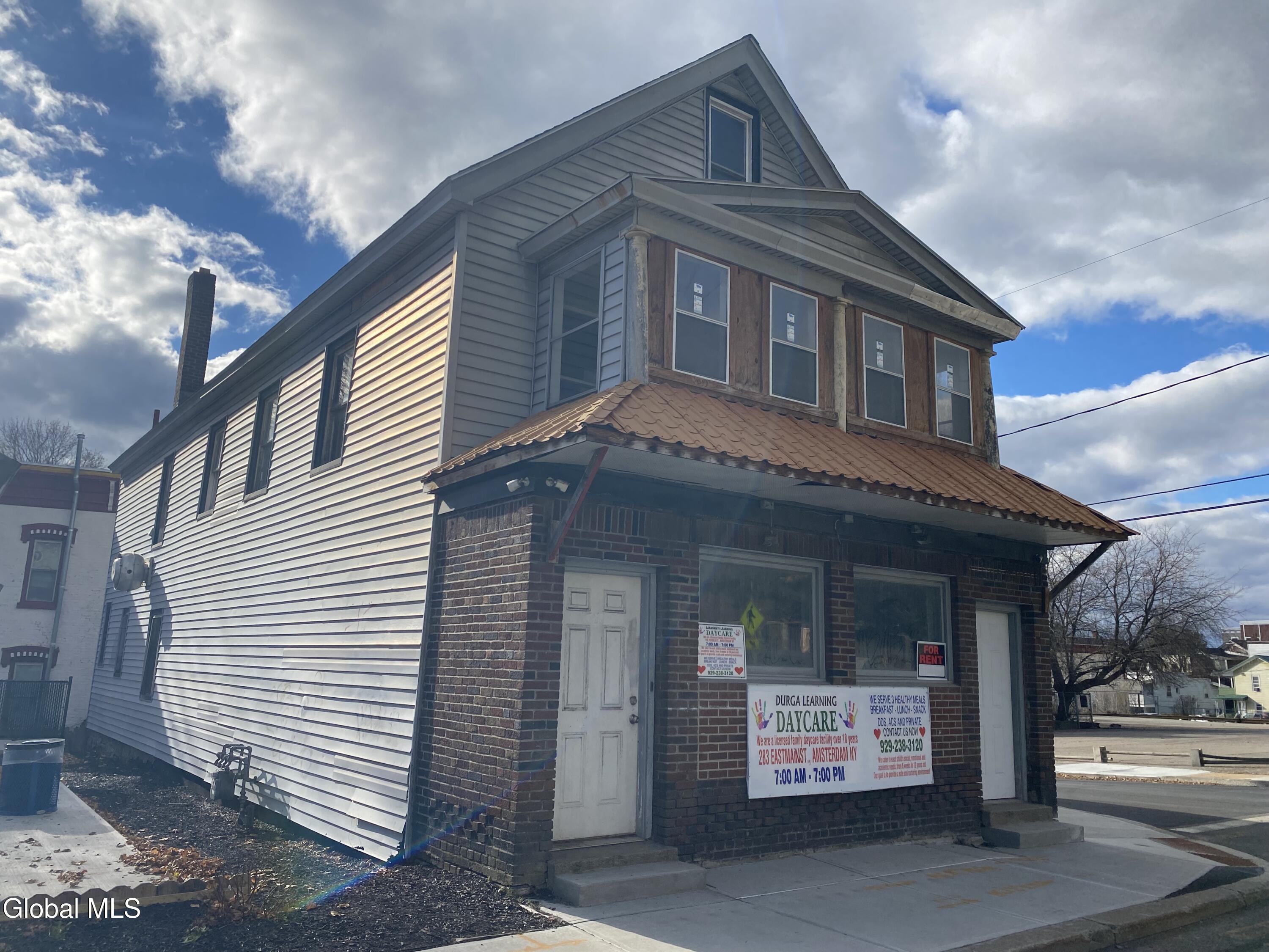 283 Main Street Amsterdam, NY 12010 - Photo 2 of 35 IMG_3882