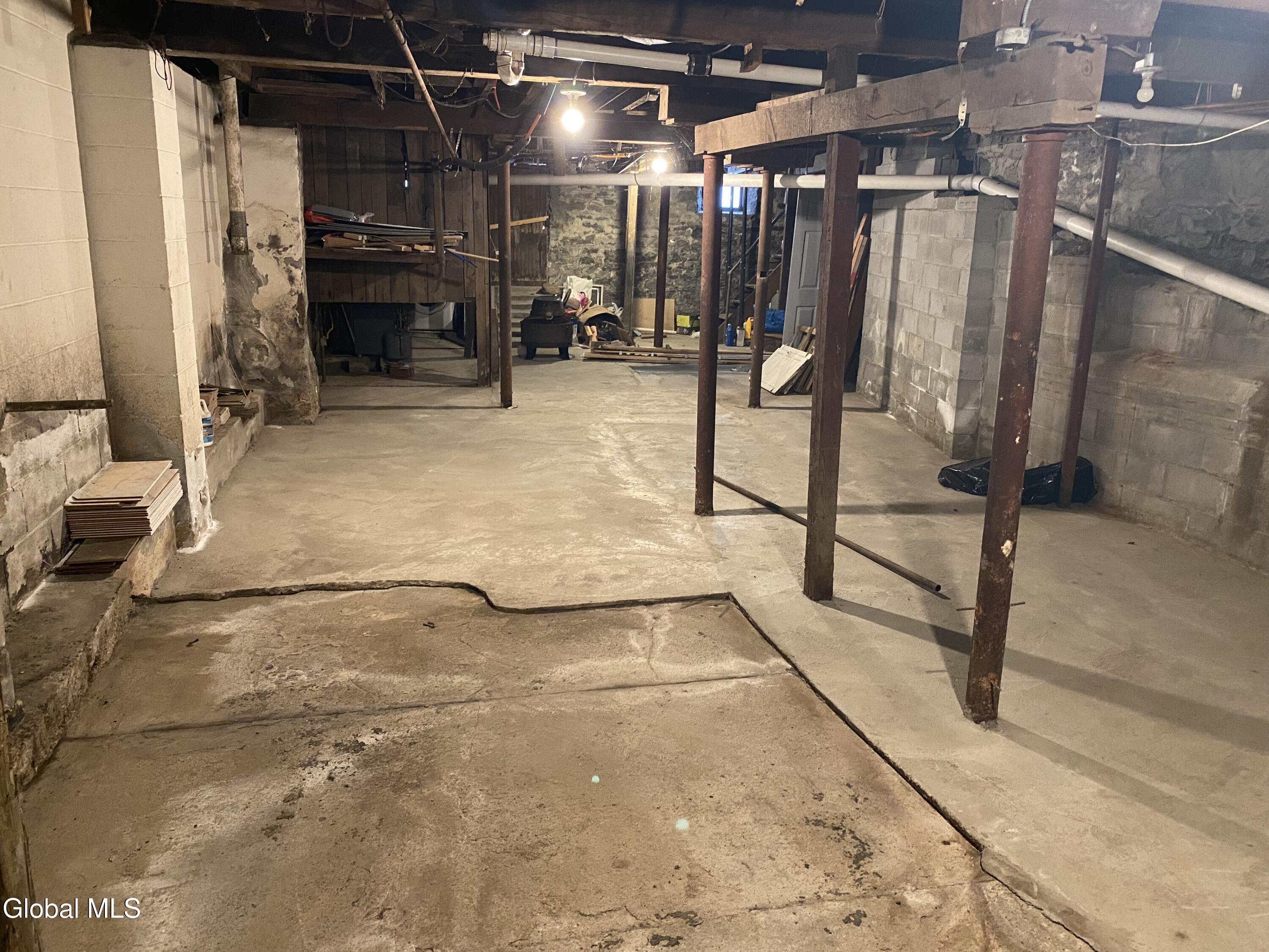 283 Main Street Amsterdam, NY 12010 - Photo 29 of 35 IMG_5220