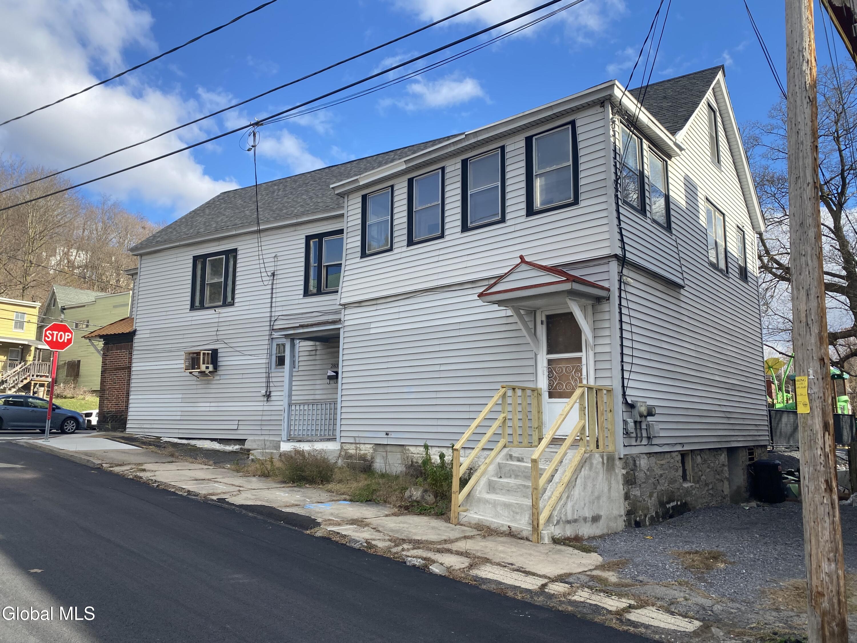 283 Main Street Amsterdam, NY 12010 - Photo 5 of 35 IMG_3881