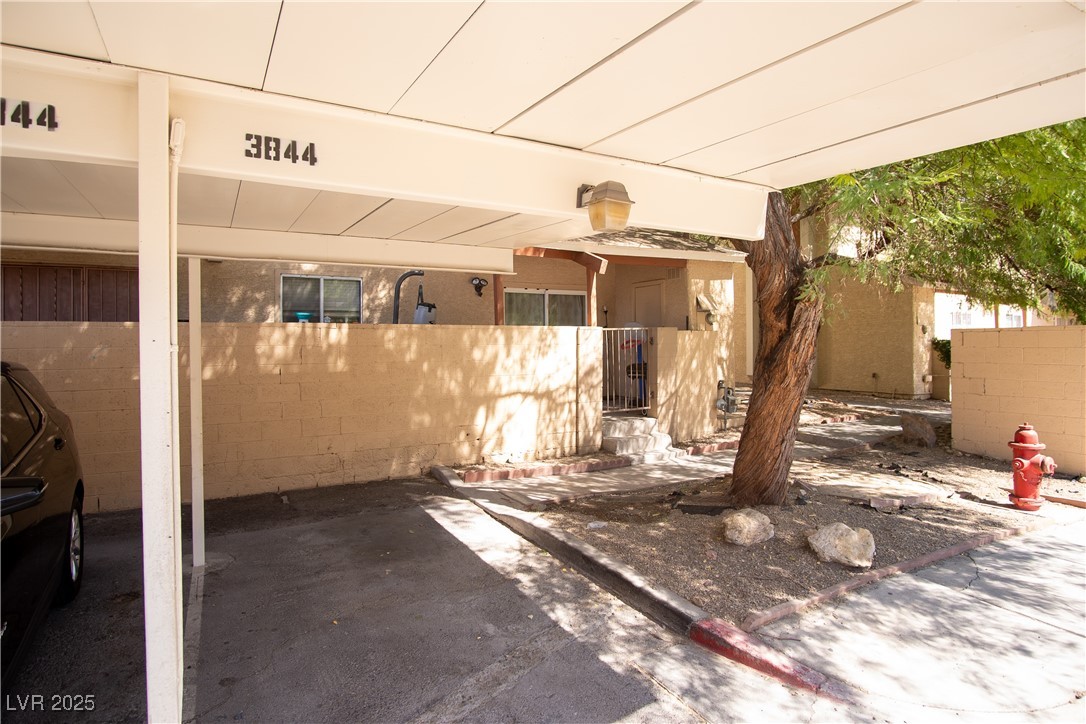 3844 Fitzpatrick Drive Las Vegas, NV 89115 - Photo 16 of 23 View of patio / terrace