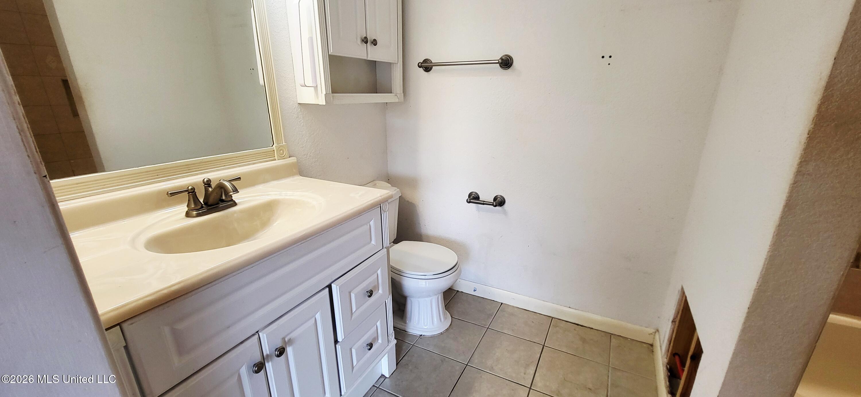 928 Courthouse Road, Unit 25 Gulfport, MS 39507 - Photo 9 of 17 20260430_140519