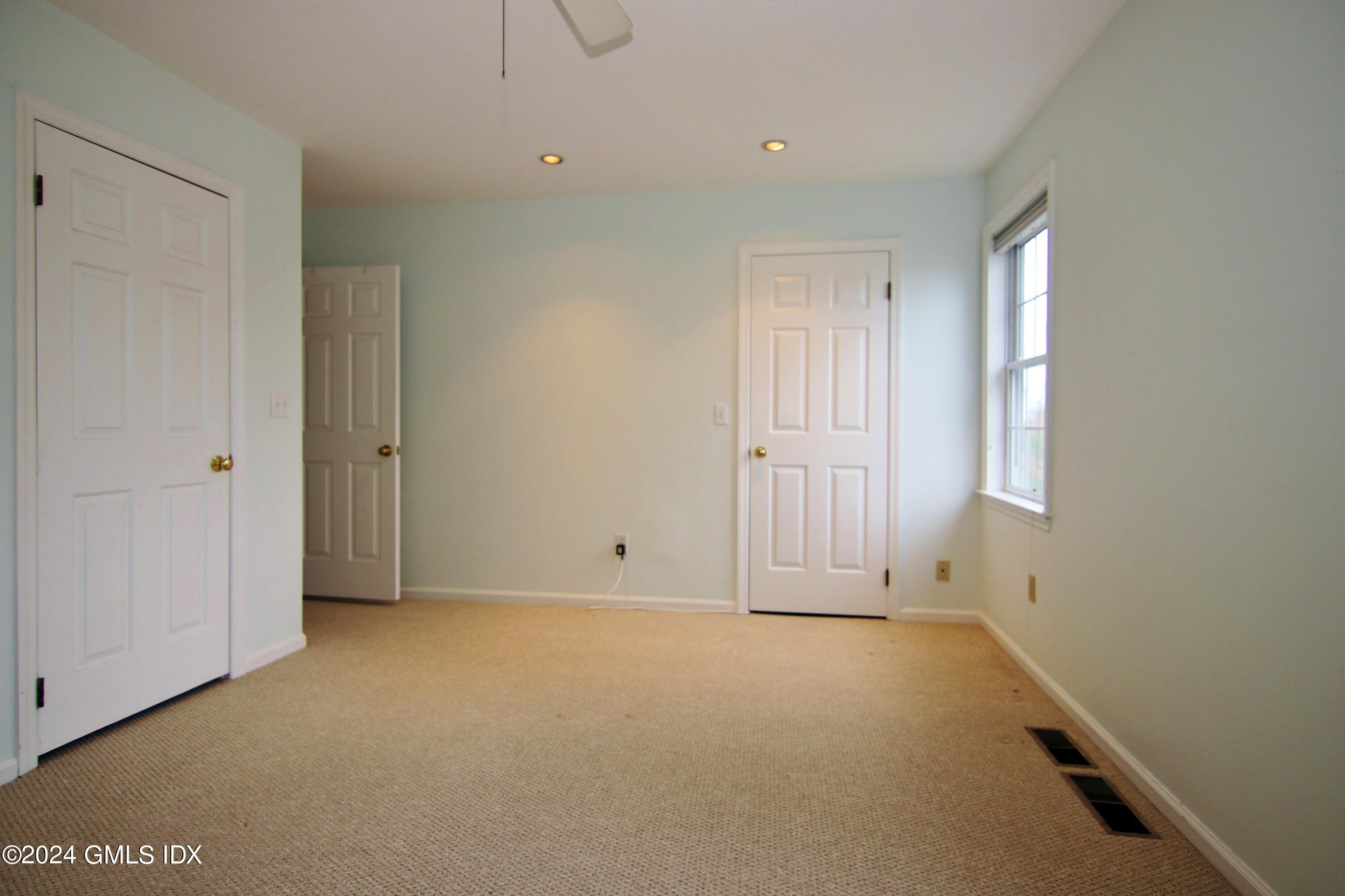 33 Talbot Lane, Unit 3 Greenwich, CT 06830 - Photo 19 of 29 IMG_1597