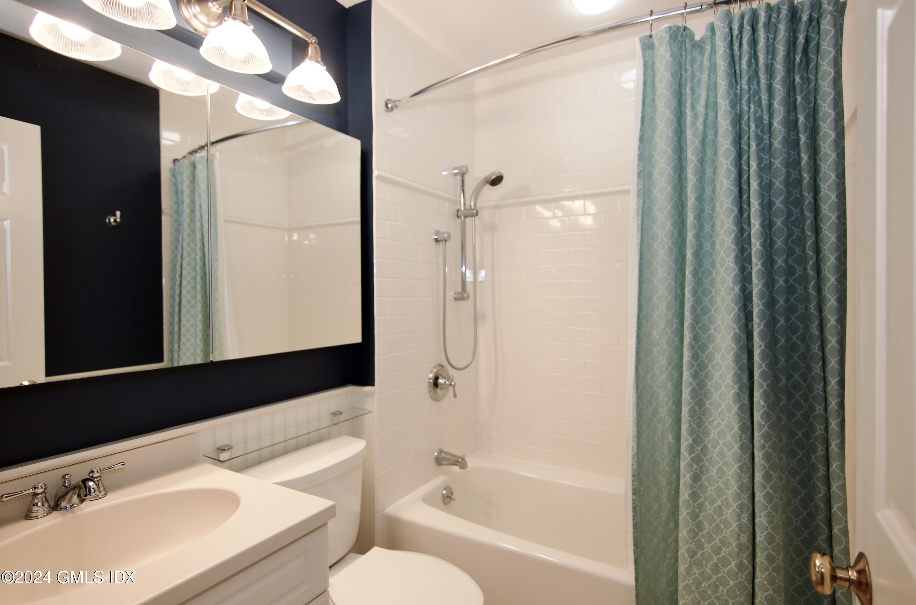 33 Talbot Lane, Unit 3 Greenwich, CT 06830 - Photo 25 of 29 IMG_1621