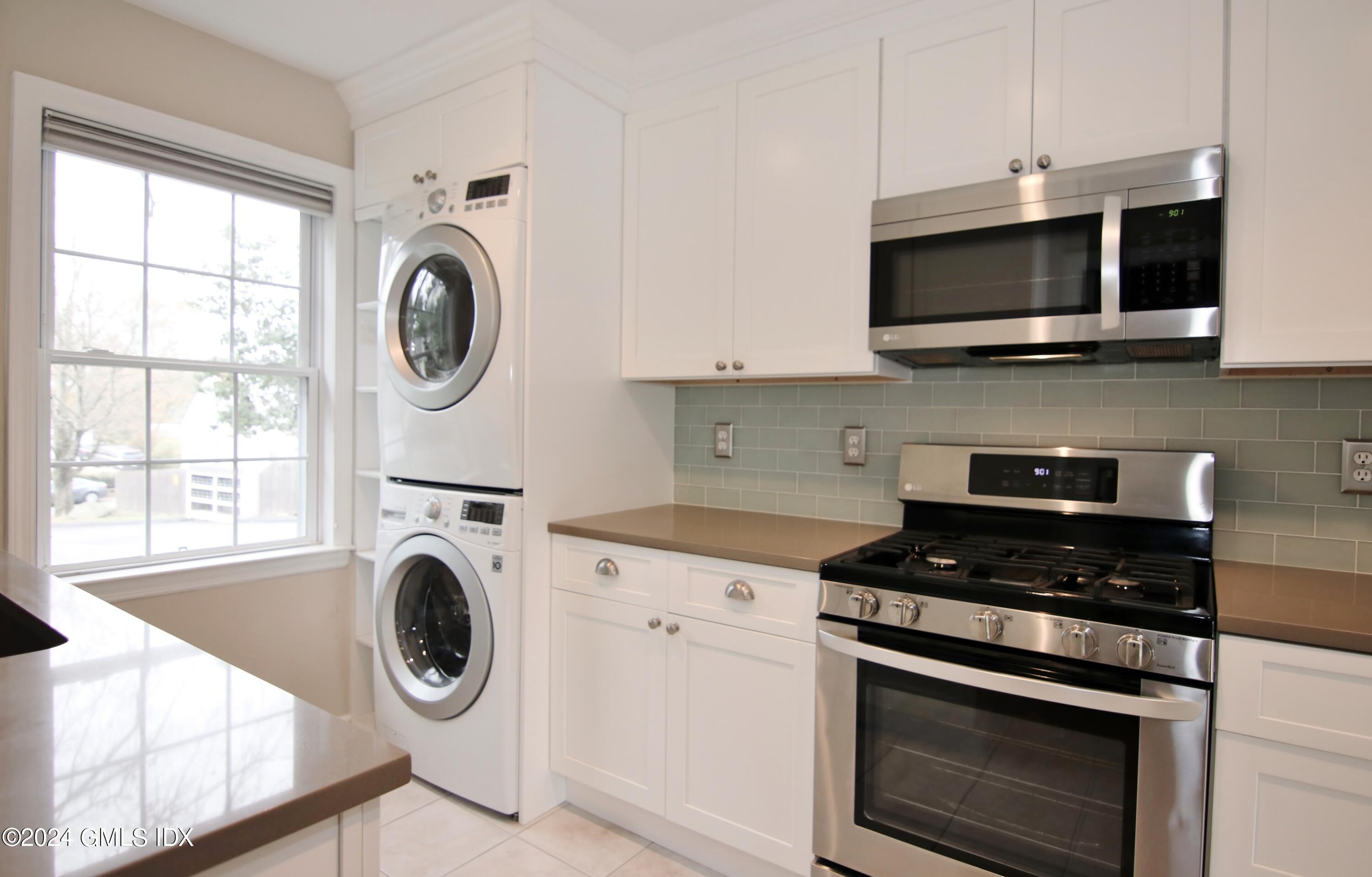 33 Talbot Lane, Unit 3 Greenwich, CT 06830 - Photo 6 of 29 IMG_1556