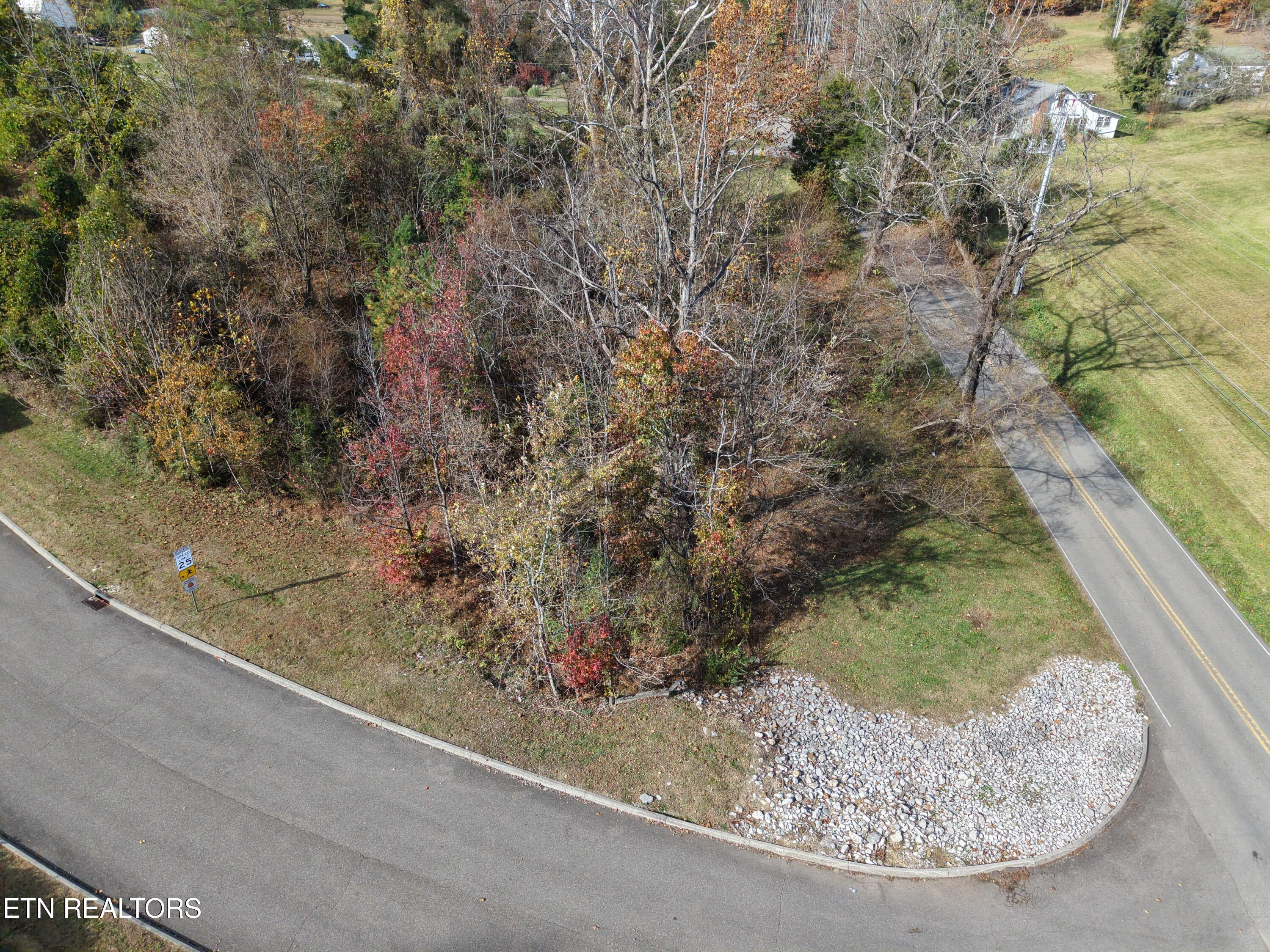 8548 Zinc Road Knoxville, TN 37938 - Photo 5 of 10 DJI_20251105140723_0002_D