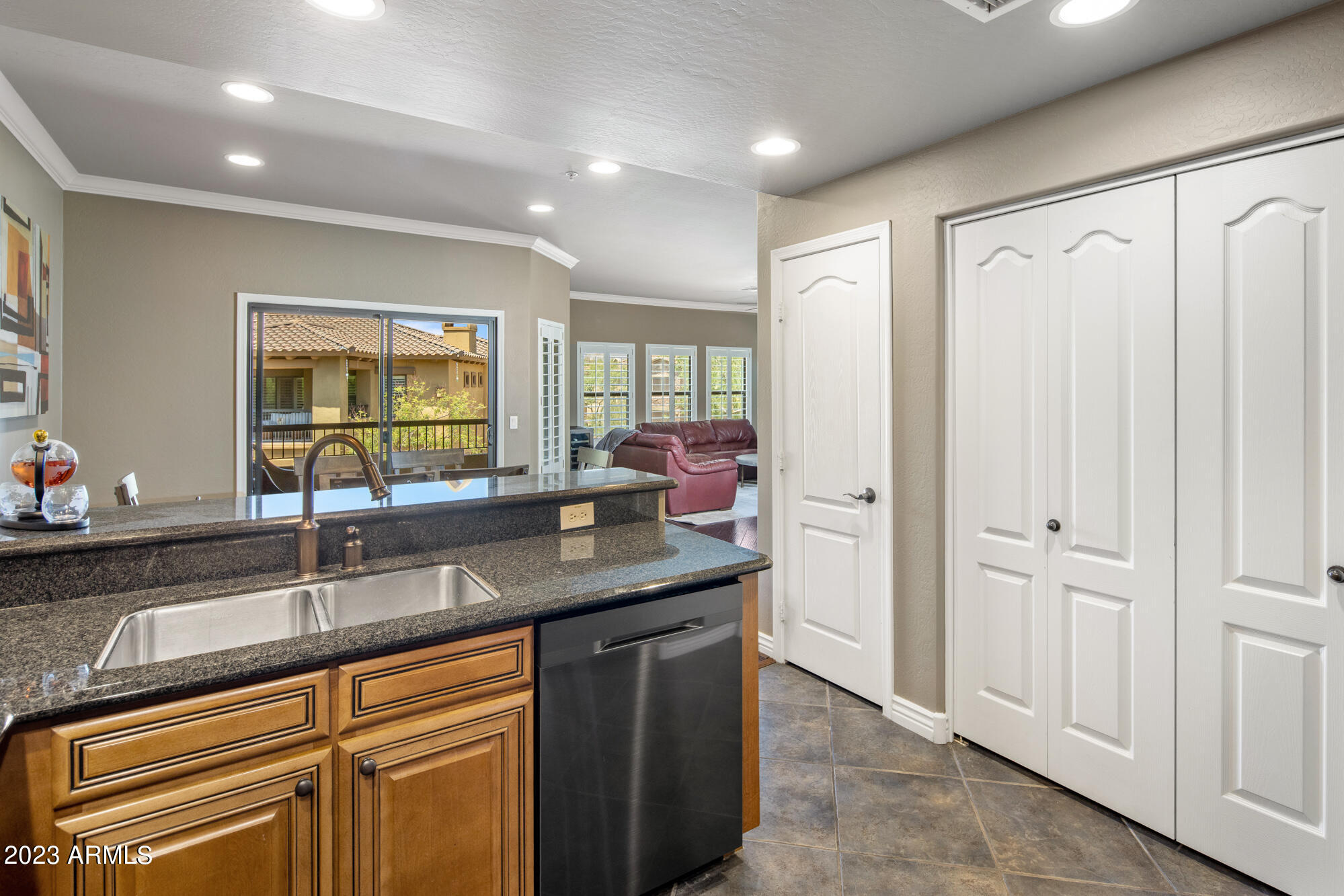 21320 North 56th Street, Unit 2132 Phoenix, AZ 85054 - Photo 10 of 30 Kitchen