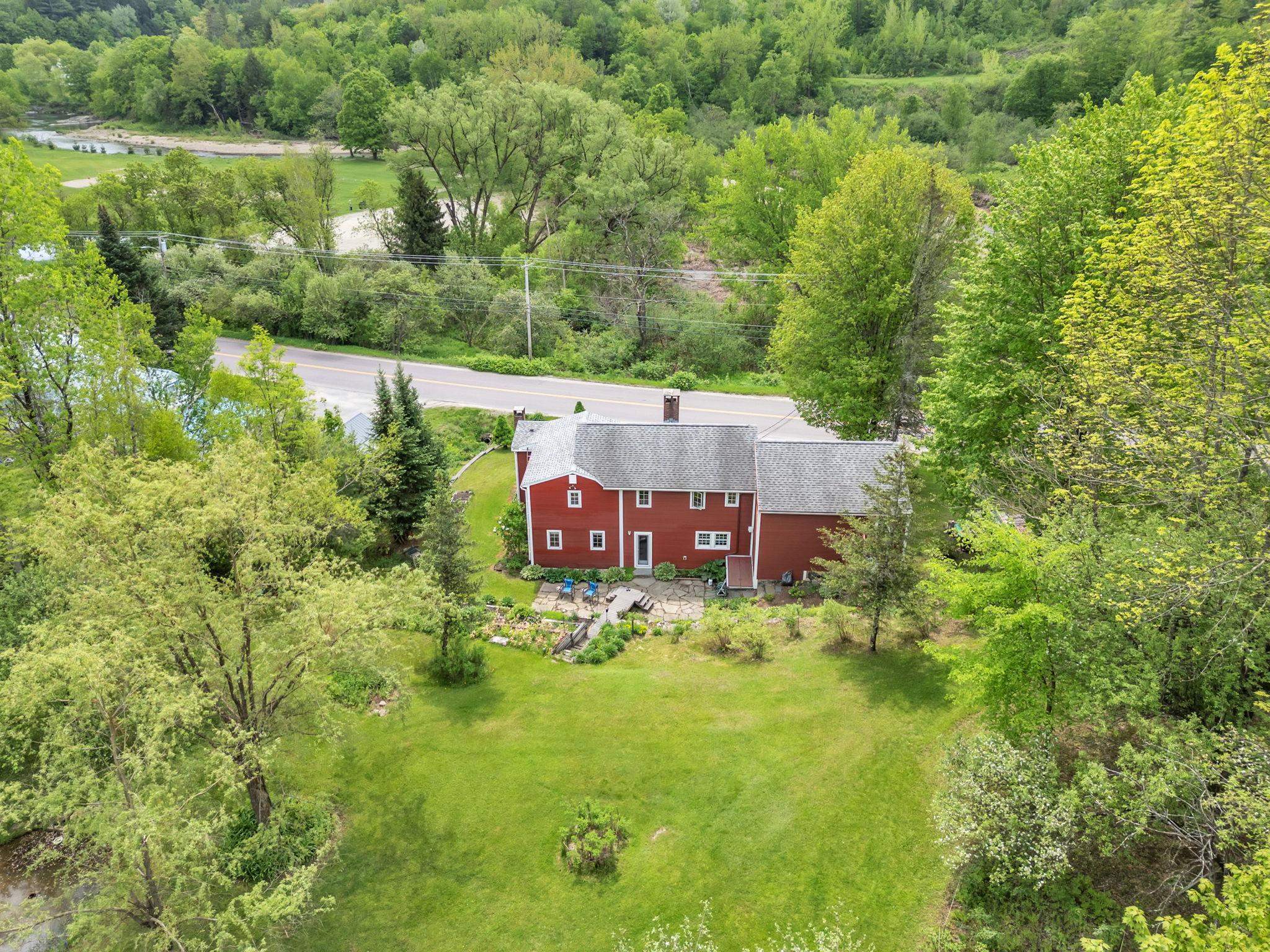 904 Moscow Road Stowe, VT 05672 - Photo 3 of 5