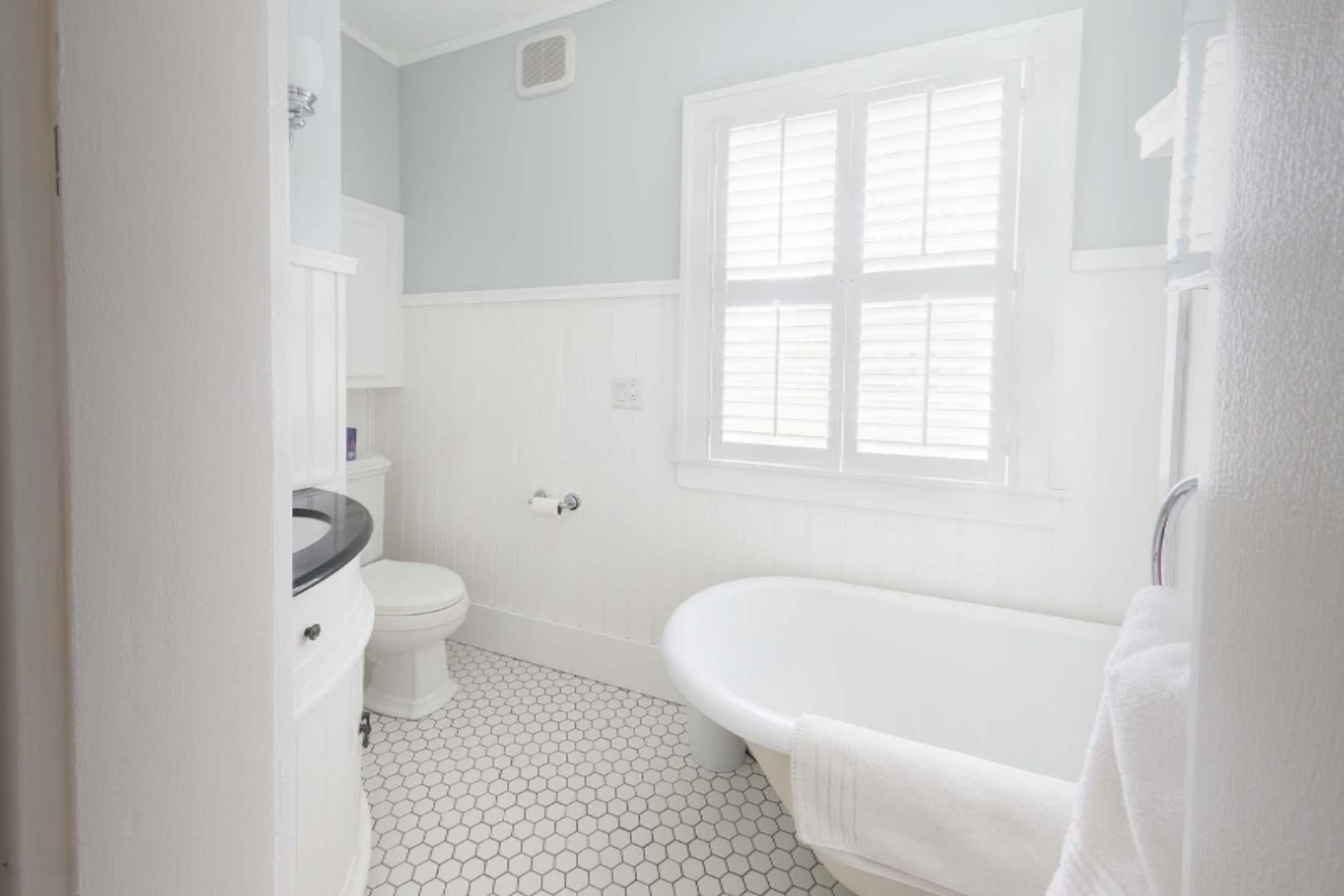 3325 Beckley Road Battle Creek, MI 49015 - Photo 7 of 32 030__Bathroom 1