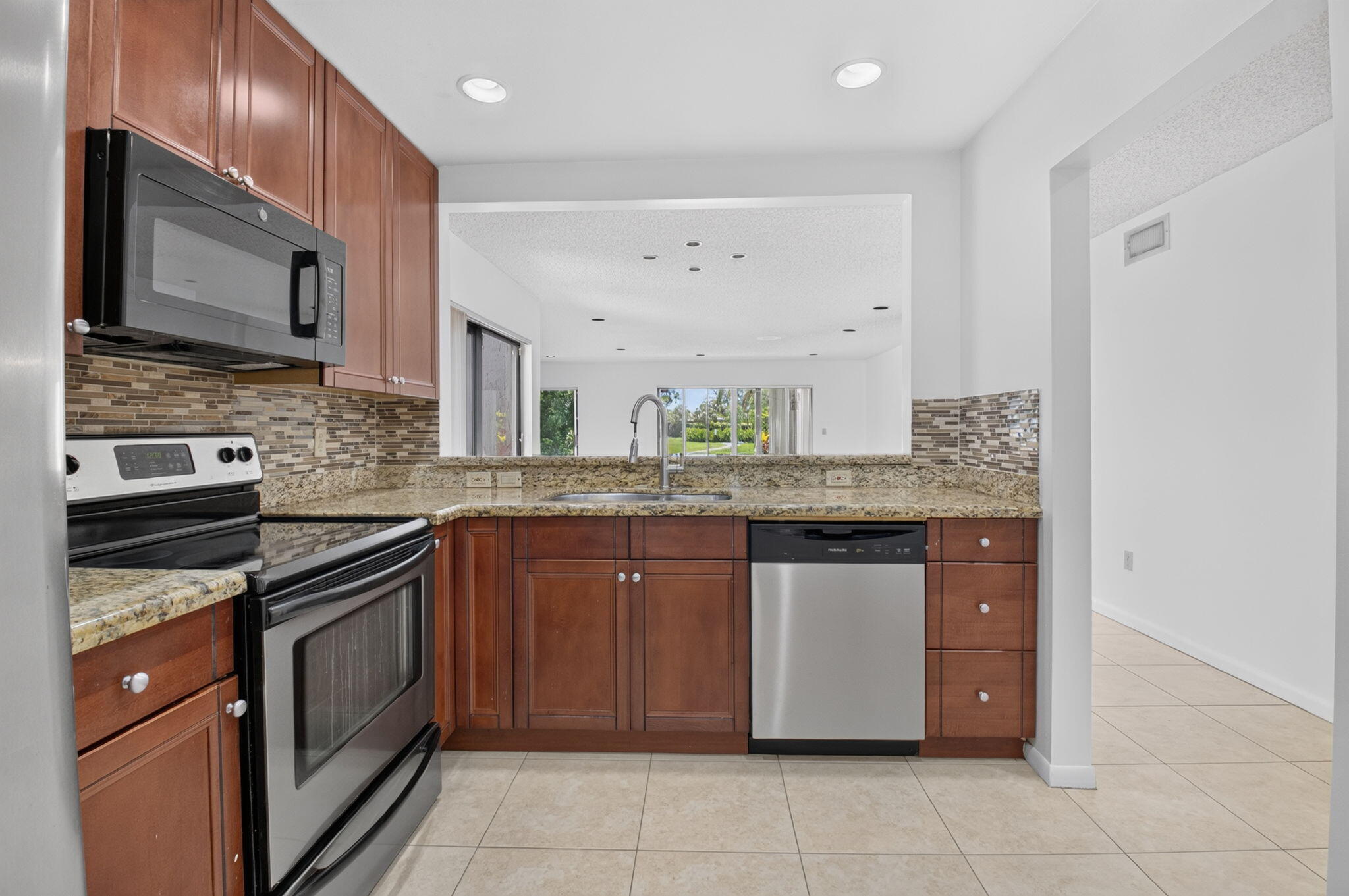 9264 Vista Del Lago, Unit A Boca Raton, FL 33428 - Photo 6 of 48 Kitchen