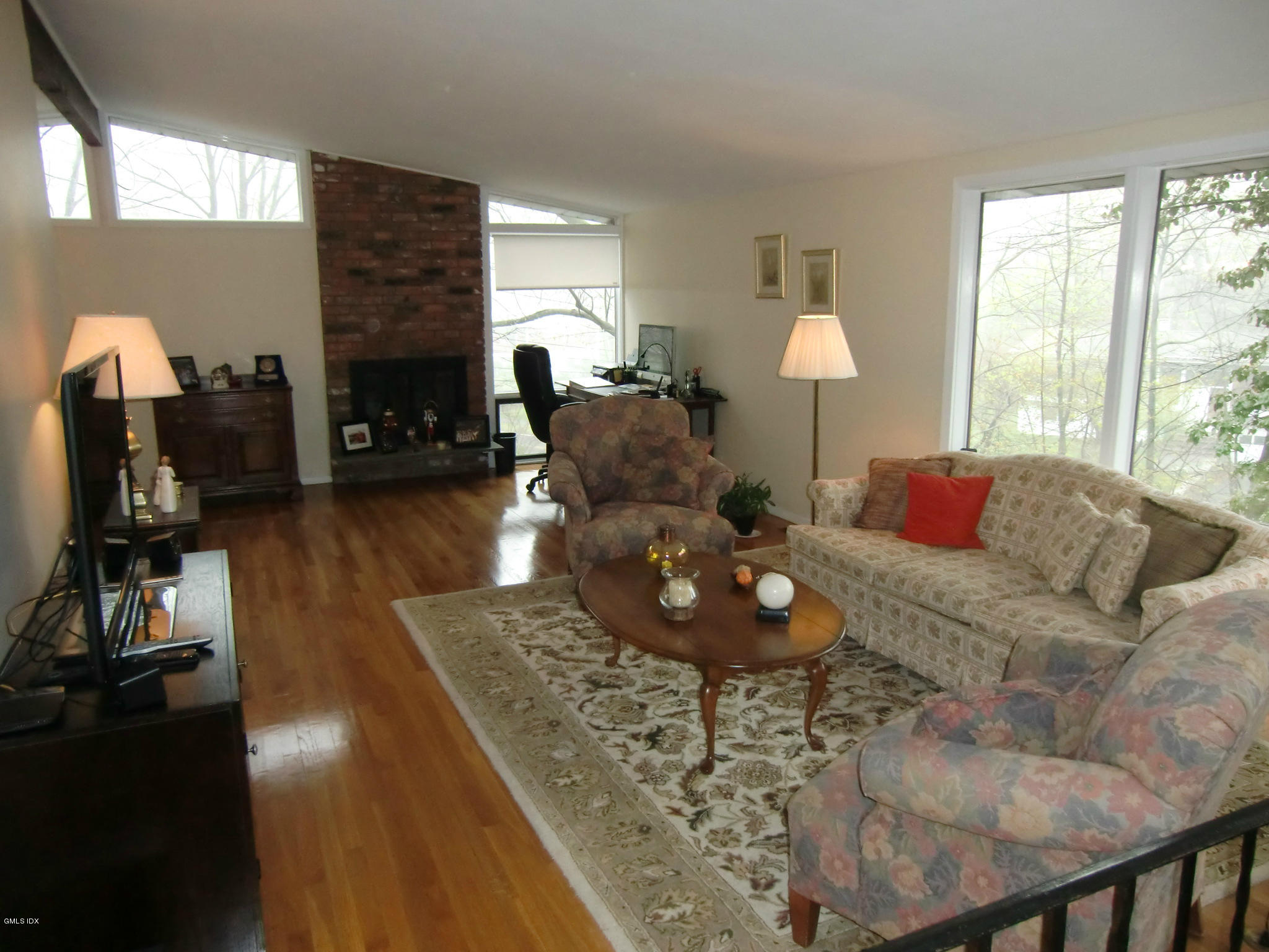 72 Florence Road Riverside, CT 06878 - Photo 3 of 10 Living Room