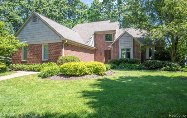 $799,000 | 12170 Shaffer Road, Davisburg, MI 48350
