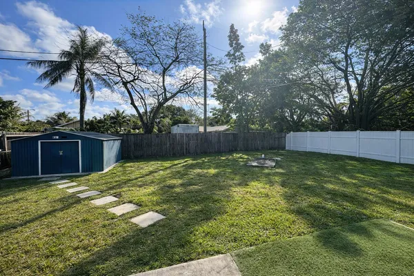 $2,900 | 120 South Price Street, Lake Worth, FL 33461