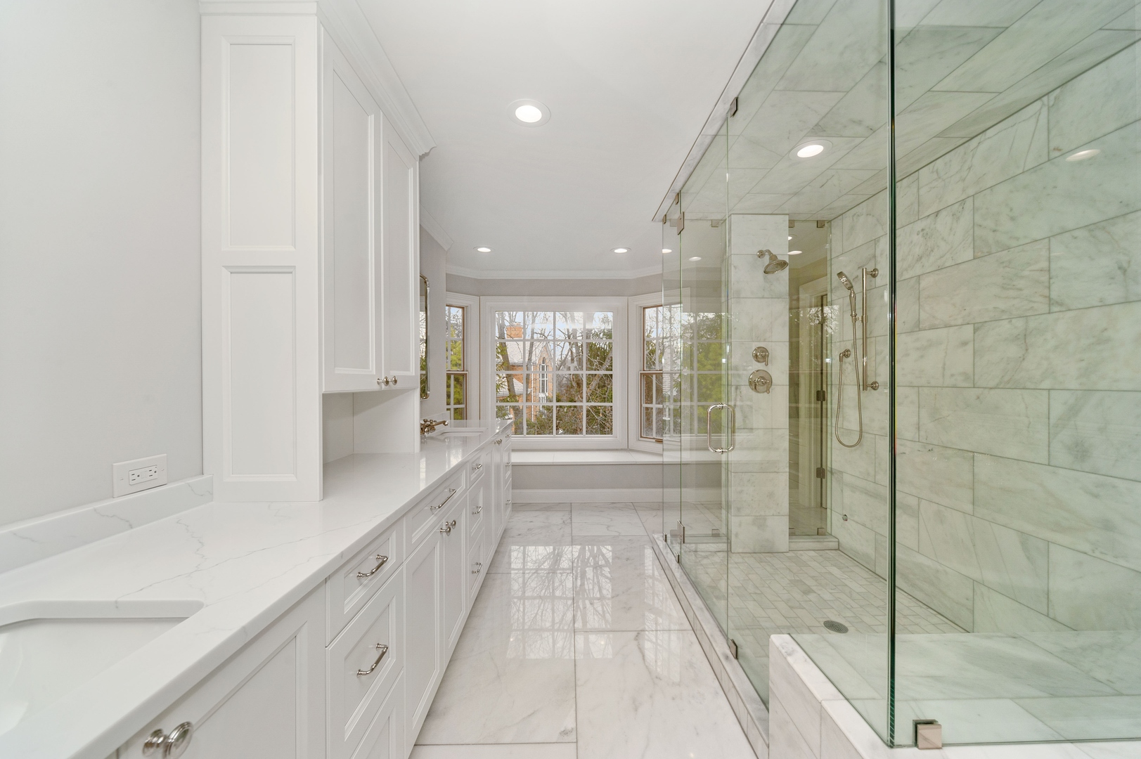 600 Broadsmoore Drive Lake Forest, IL 60045 - Photo 18 of 26 a large white kitchen with granite countertop a shower