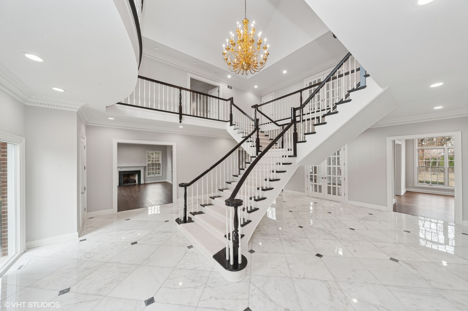 600 Broadsmoore Drive Lake Forest, IL 60045 - Photo 2 of 26 a view of entryway and hall