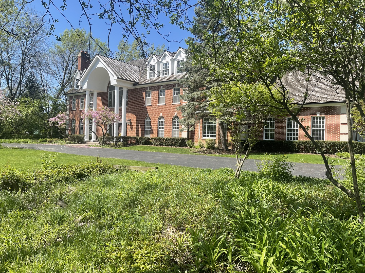 600 Broadsmoore Drive Lake Forest, IL 60045 - Photo 26 of 26 a front view of a house with a yard