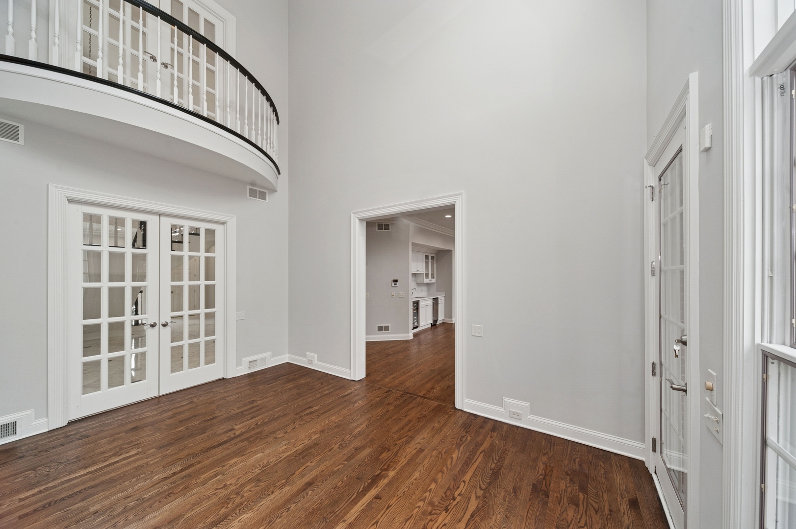 600 Broadsmoore Drive Lake Forest, IL 60045 - Photo 4 of 26 a view of an entryway with wooden floor