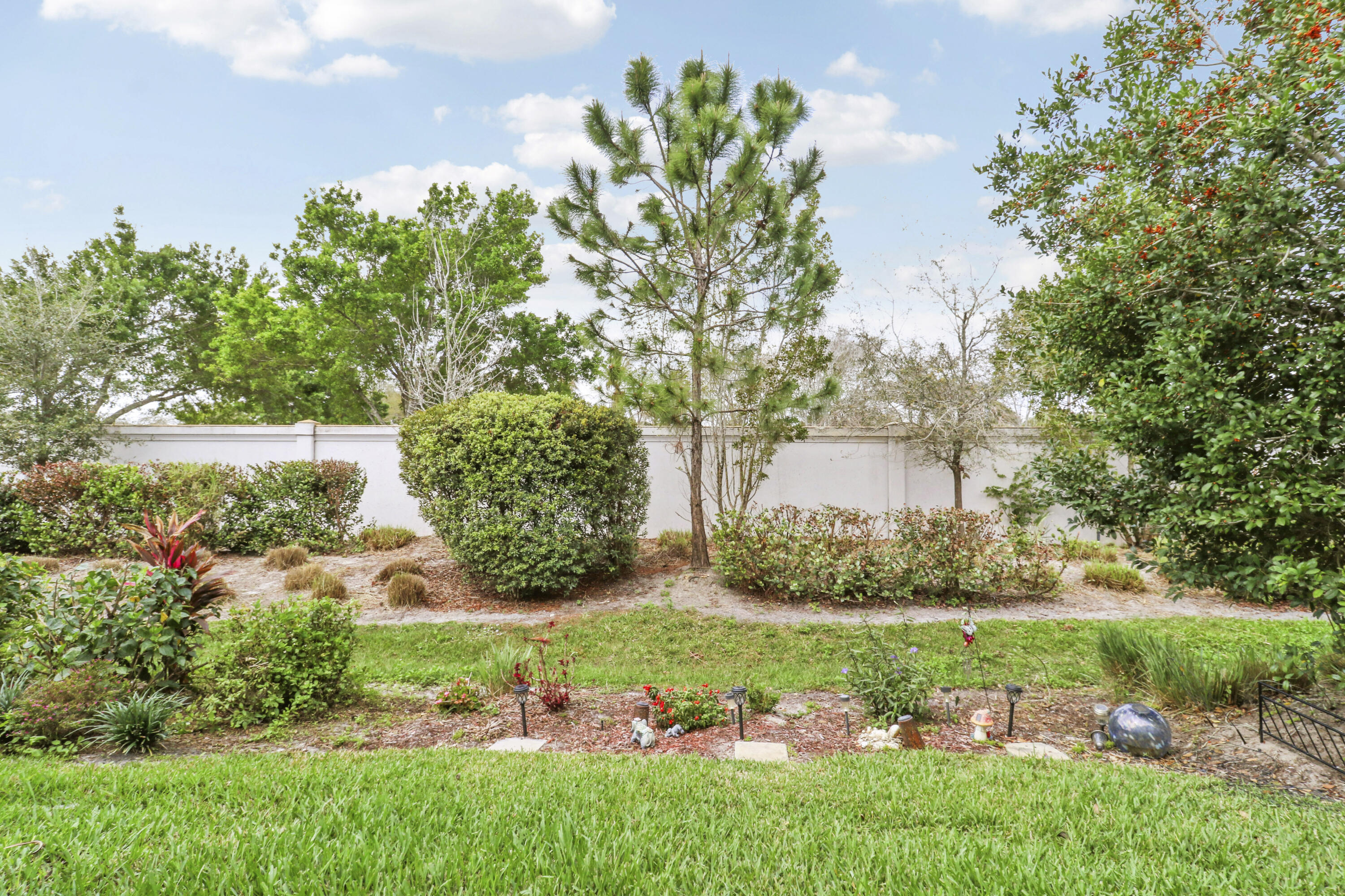 303 Southeast Halifax Lane Stuart, FL 34994 - Photo 25 of 35 House-23