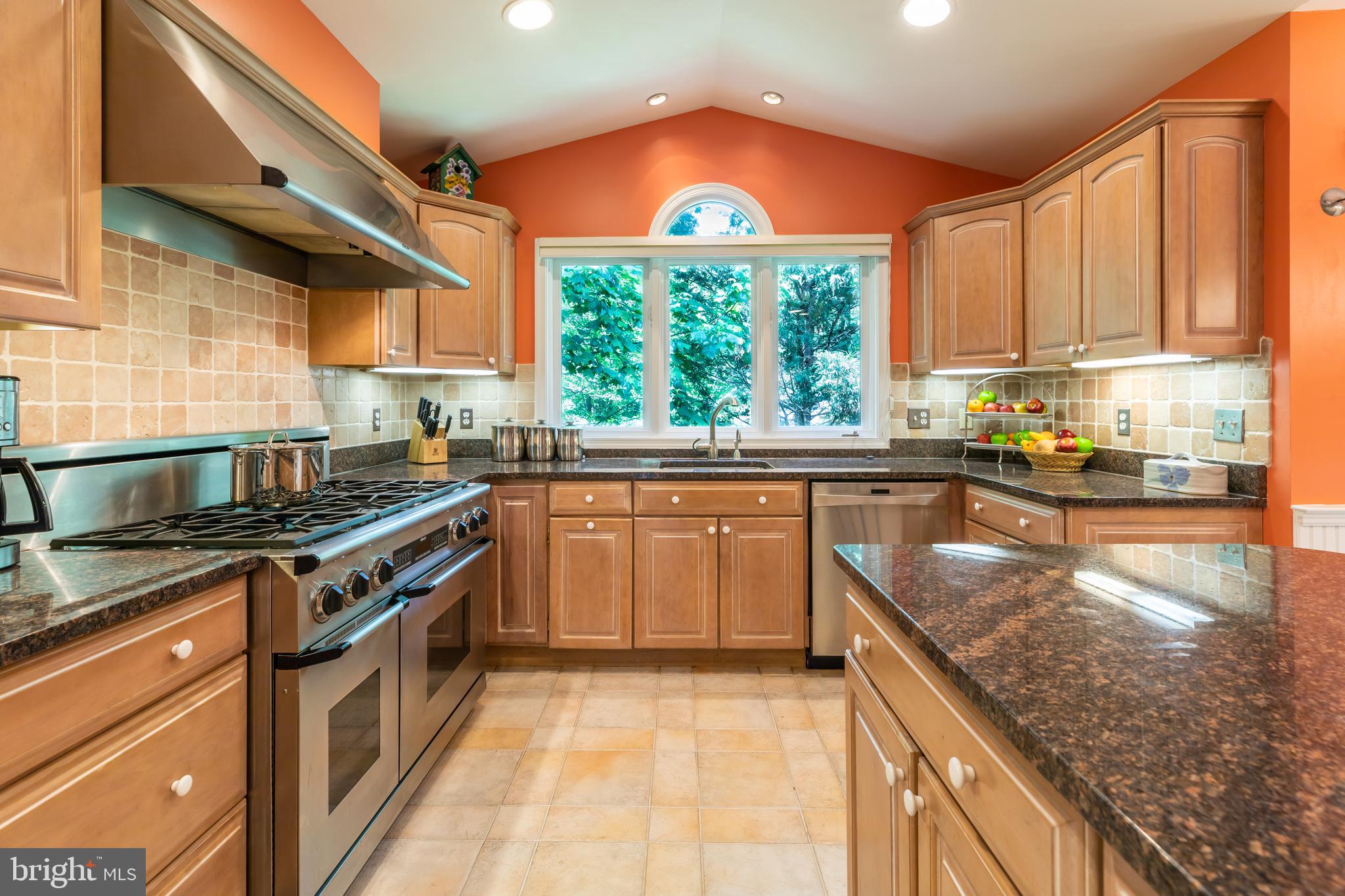 8715 Shadowlake Way Springfield, VA 22153 - Photo 12 of 56 Kitchen w/ Gas 6-BurnerRange & Double Oven