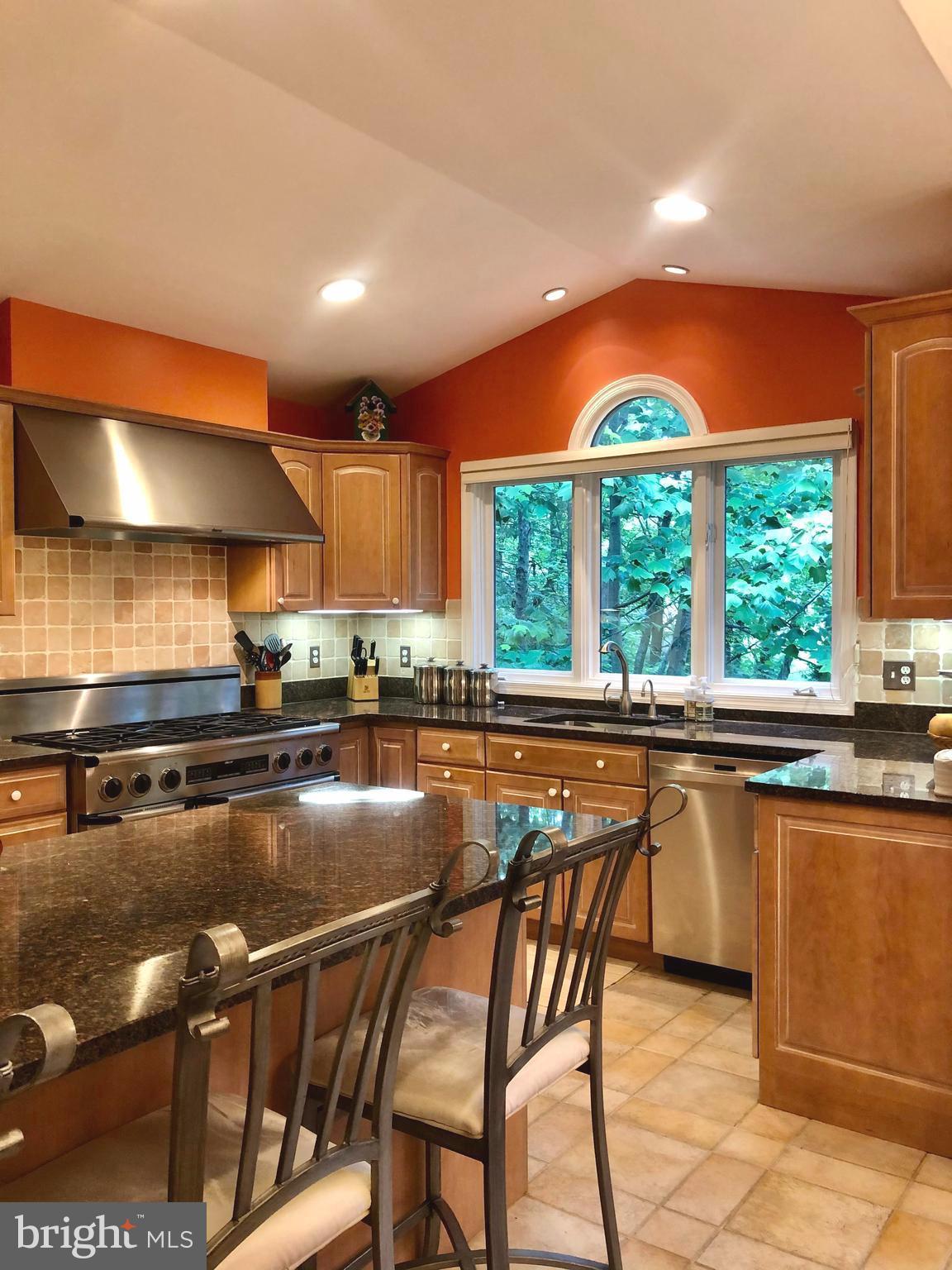 8715 Shadowlake Way Springfield, VA 22153 - Photo 13 of 56 Kitchen with Eat-in Bar