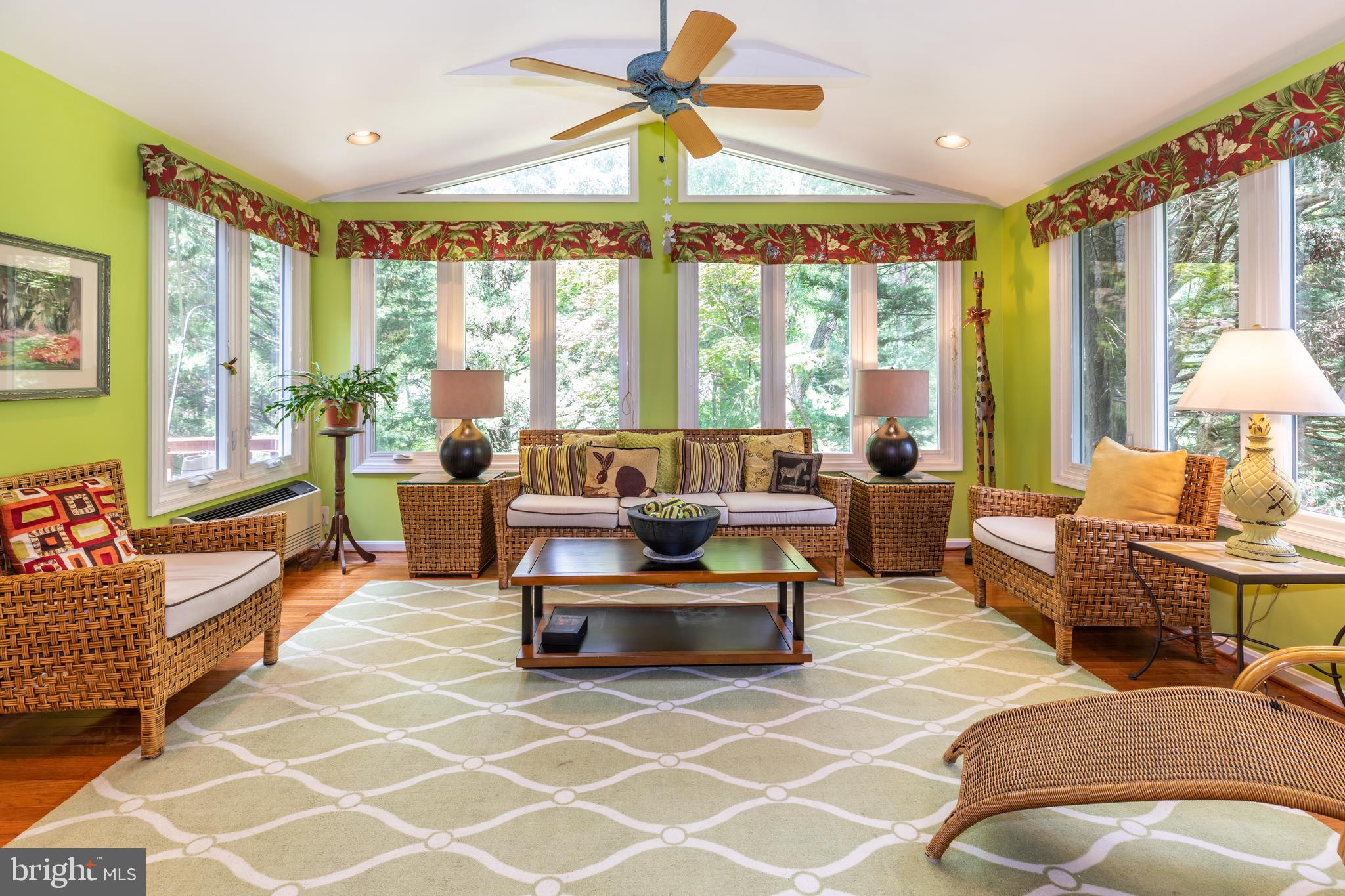 8715 Shadowlake Way Springfield, VA 22153 - Photo 26 of 56 Sunroom