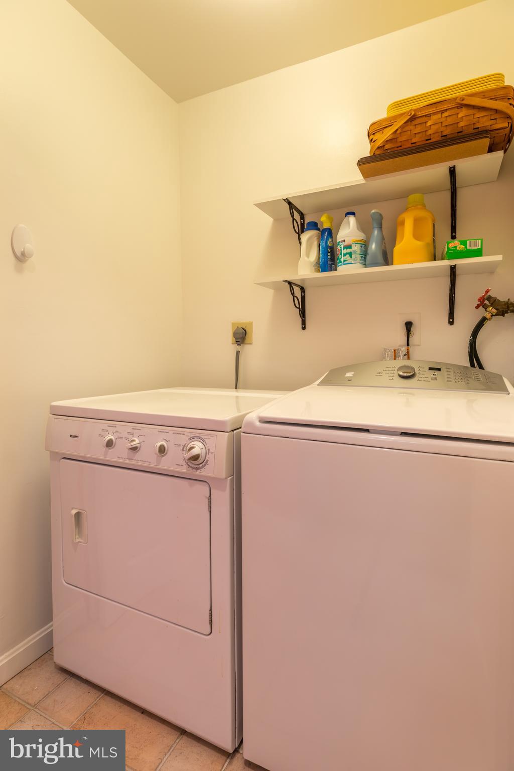8715 Shadowlake Way Springfield, VA 22153 - Photo 29 of 56 Laundry off of Kitchen
