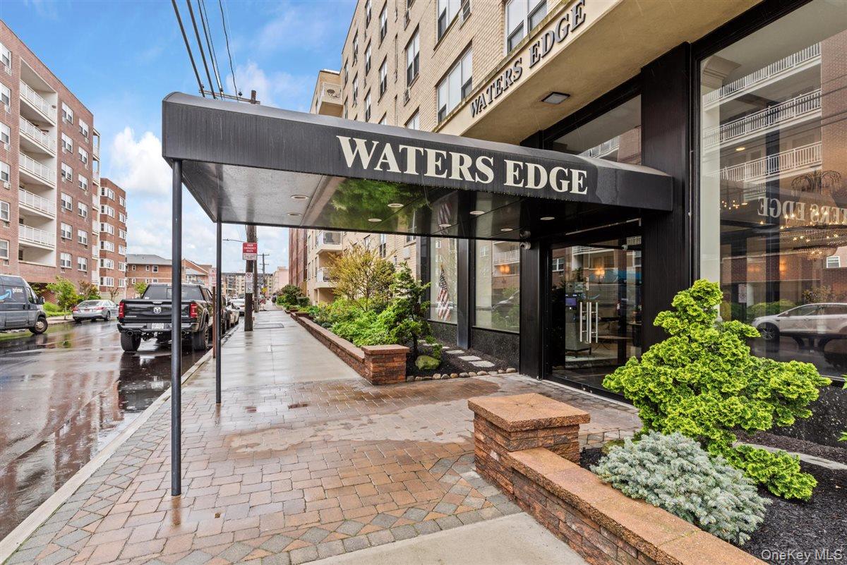 700 Shore Road, Unit 7Y Long Beach, NY 11561 - Photo 21 of 31 Property entrance