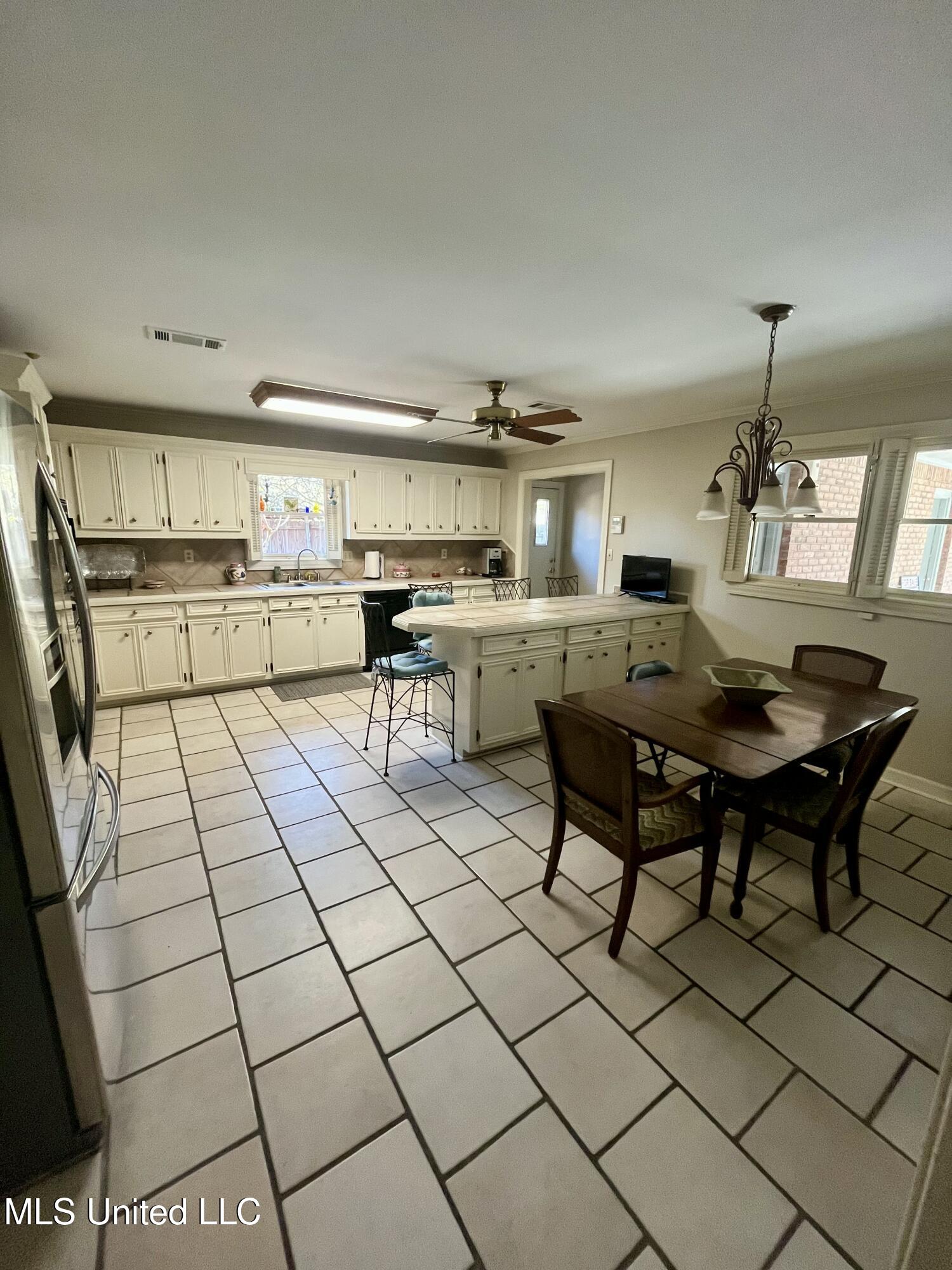 504 Holmes Avenue Belzoni, MS 39038 - Photo 11 of 32 IMG_3674 2