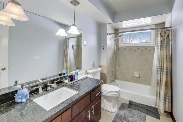 $749,000 | 511 Mark Lane, Downers Grove, IL 60516