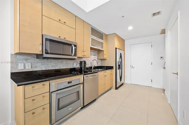 $465,000 | 60 Southwest 13th Street, Unit 3414, Miami, FL 33130