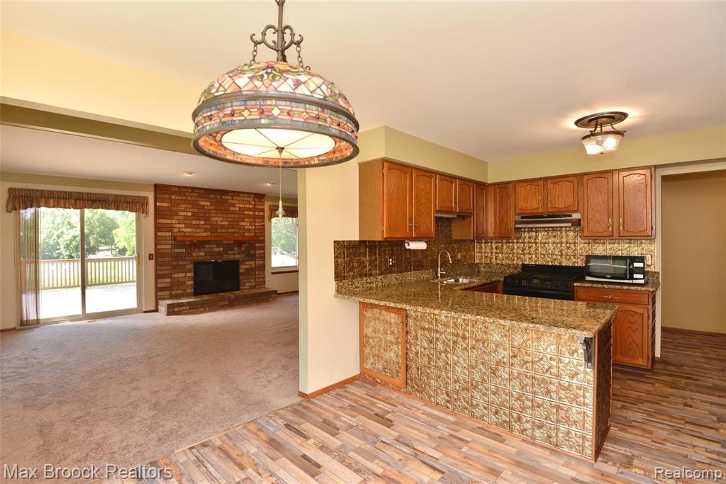 233 Coldiron Drive Rochester Hills, MI 48307 - Photo 9 of 24
