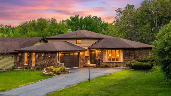 $285,000 | 900 Carol Lane, Crete, IL 60417