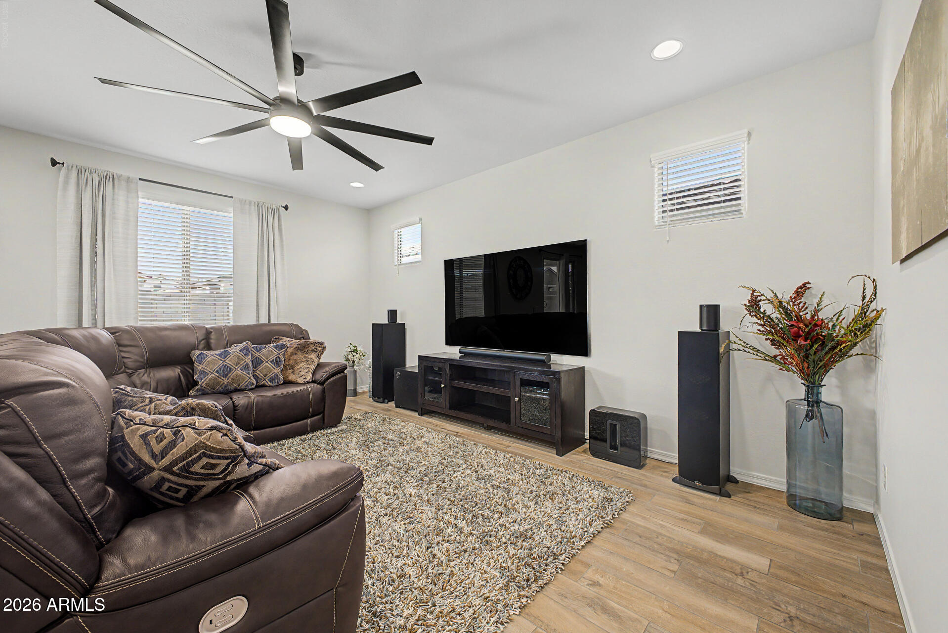 17334 West Pershing Street Surprise, AZ 85388 - Photo 10 of 42 09 - Pershing