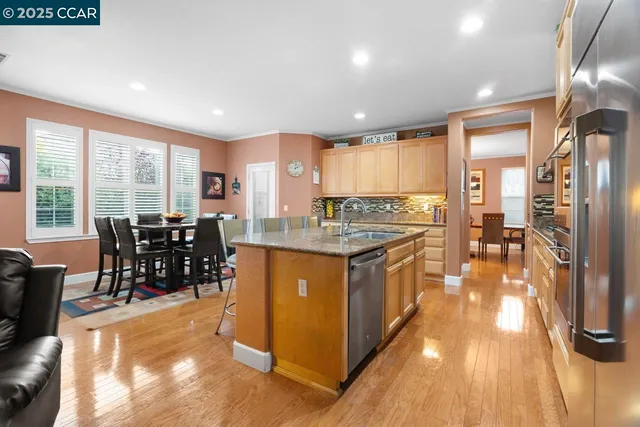 a close view of sink and tap