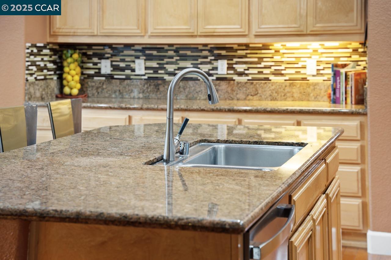 995 Rosehedge Court Concord, CA 94521 - Photo 18 of 60