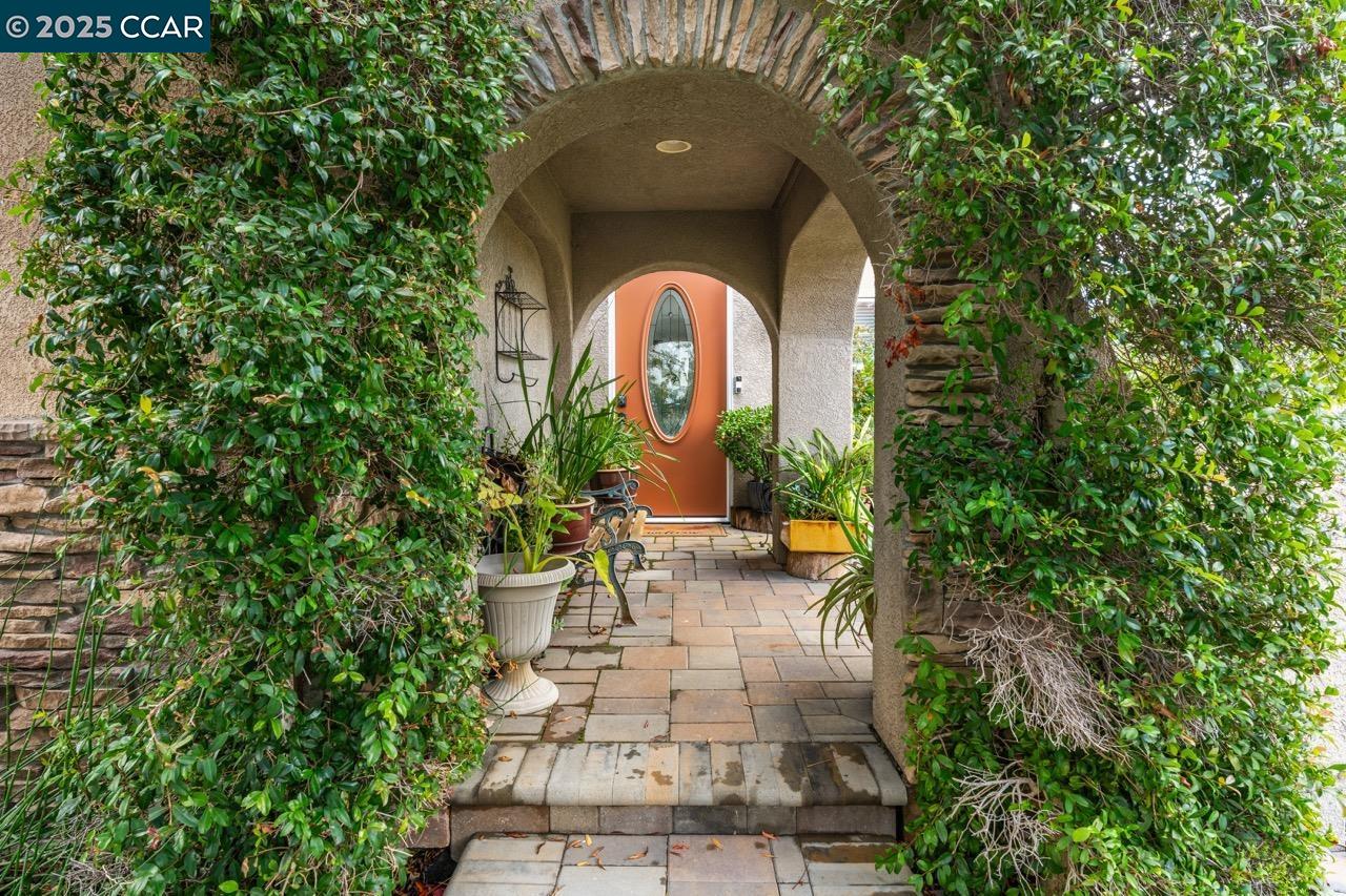 995 Rosehedge Court Concord, CA 94521 - Photo 6 of 60